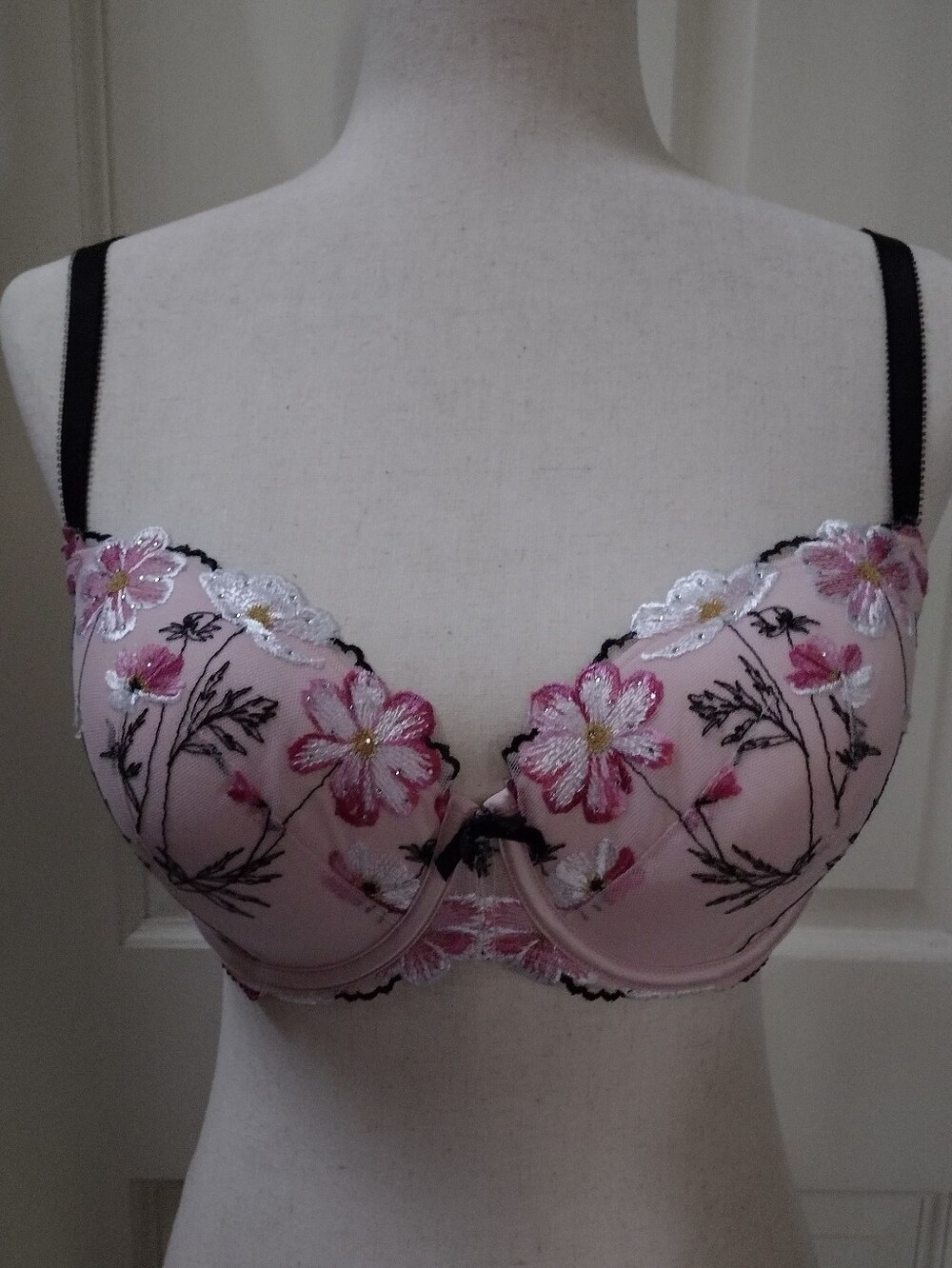 Victoria's Secret Pink Floral Embroidered Underwire Bra